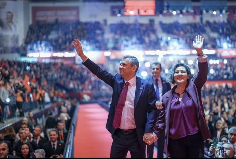 CHP Kurultayı'nda Özgür Özel Yeniden Genel Başkan!
