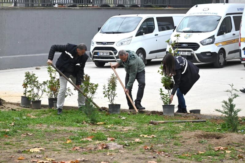 İzmit'te 345 Fidan Toprakla Buluştu!