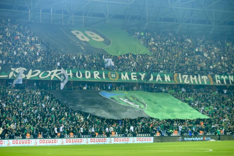 Kocaelispor'un Tribün Coşkusu Süper Lig'de!