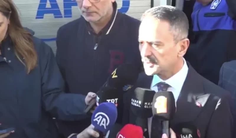 Kocaeli'de Çöken Binada 5 Kişi!