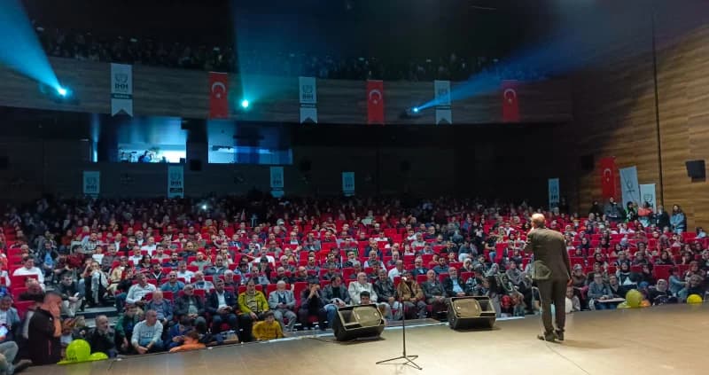 Çayırova'da Yetim Gecesi Yoğun İlgi Gördü!
