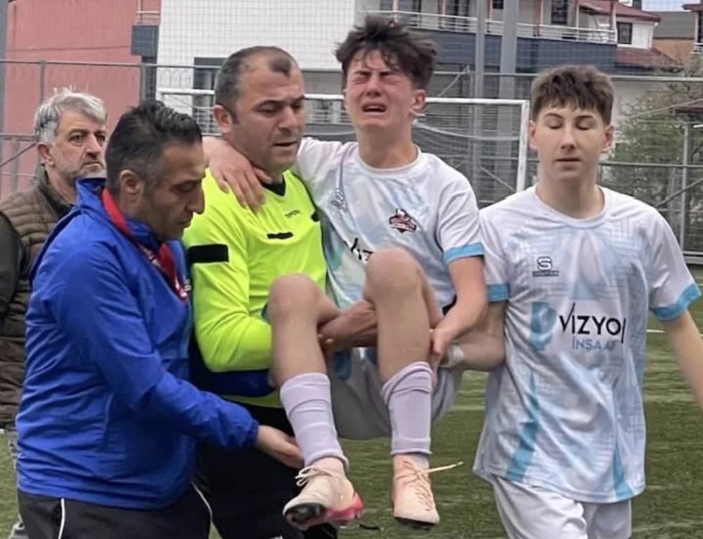 Hakem Zülfikar Akça'dan Örnek Davranış