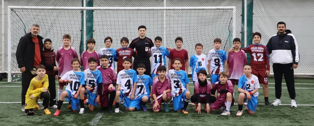Körfez'de Ortaokul Futbol Turnuvası Başladı