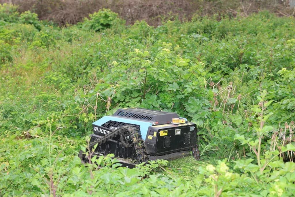 Körfez'de ot biçme robotu göreve başladı