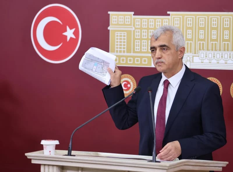 Gebze'de 7 katlı bina çöktü, Gergerlioğlu Meclis'e taşıdı!