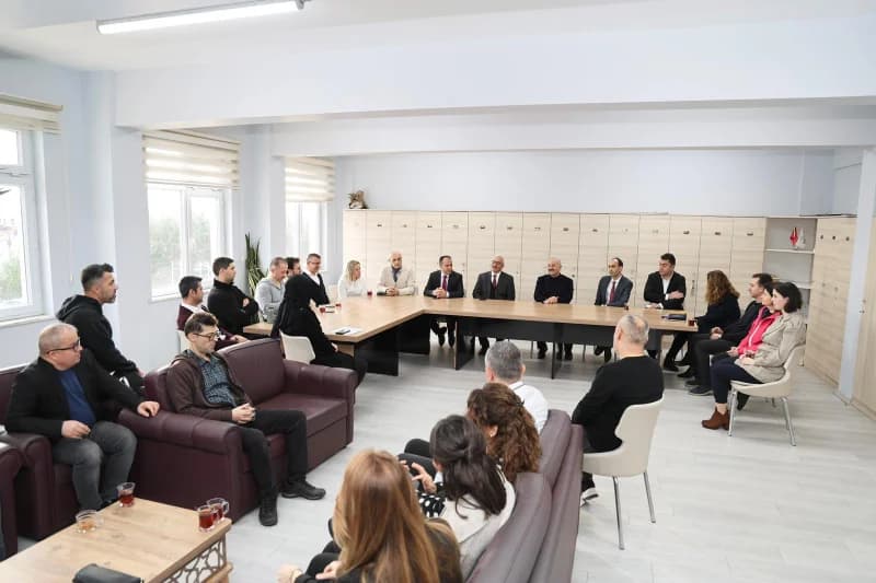 Gebze'de Yücel Boru Fen Lisesi'nde Bayrak Töreni!