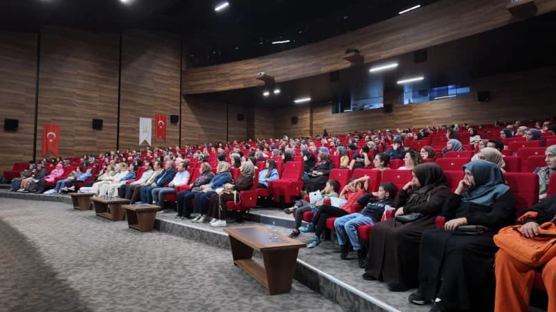 Çayırova'da Kitap Günleri Kapanışında Nurullah Genç!