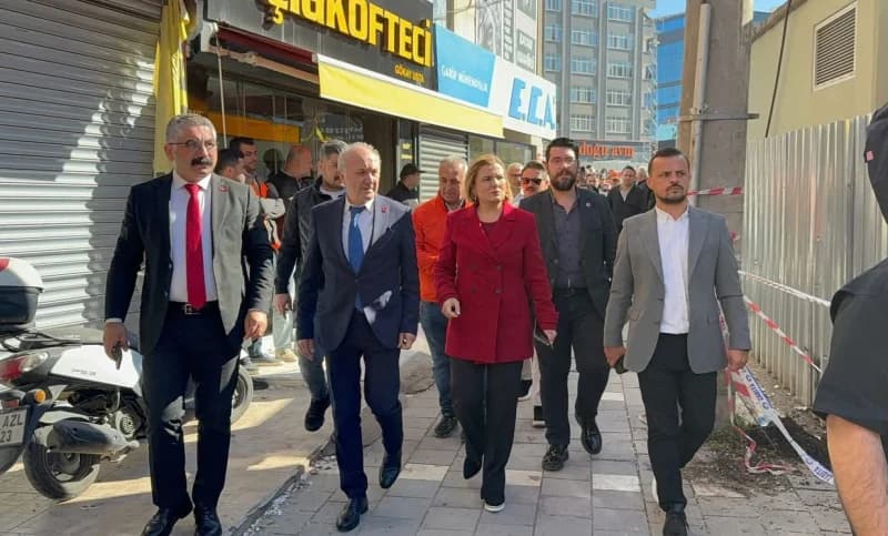 Gebze'de bina çöktü, CHP heyeti incelemede!