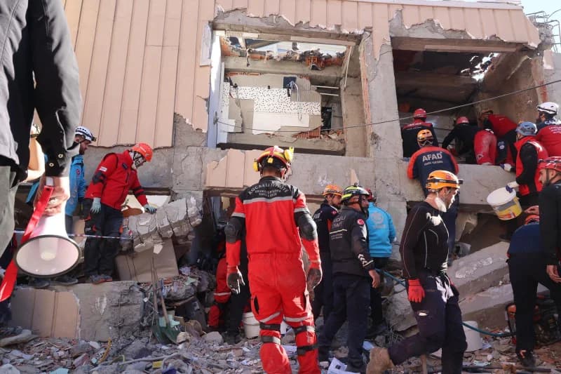 Gebze'de Yıkılan Binada Acı Tesadüf!