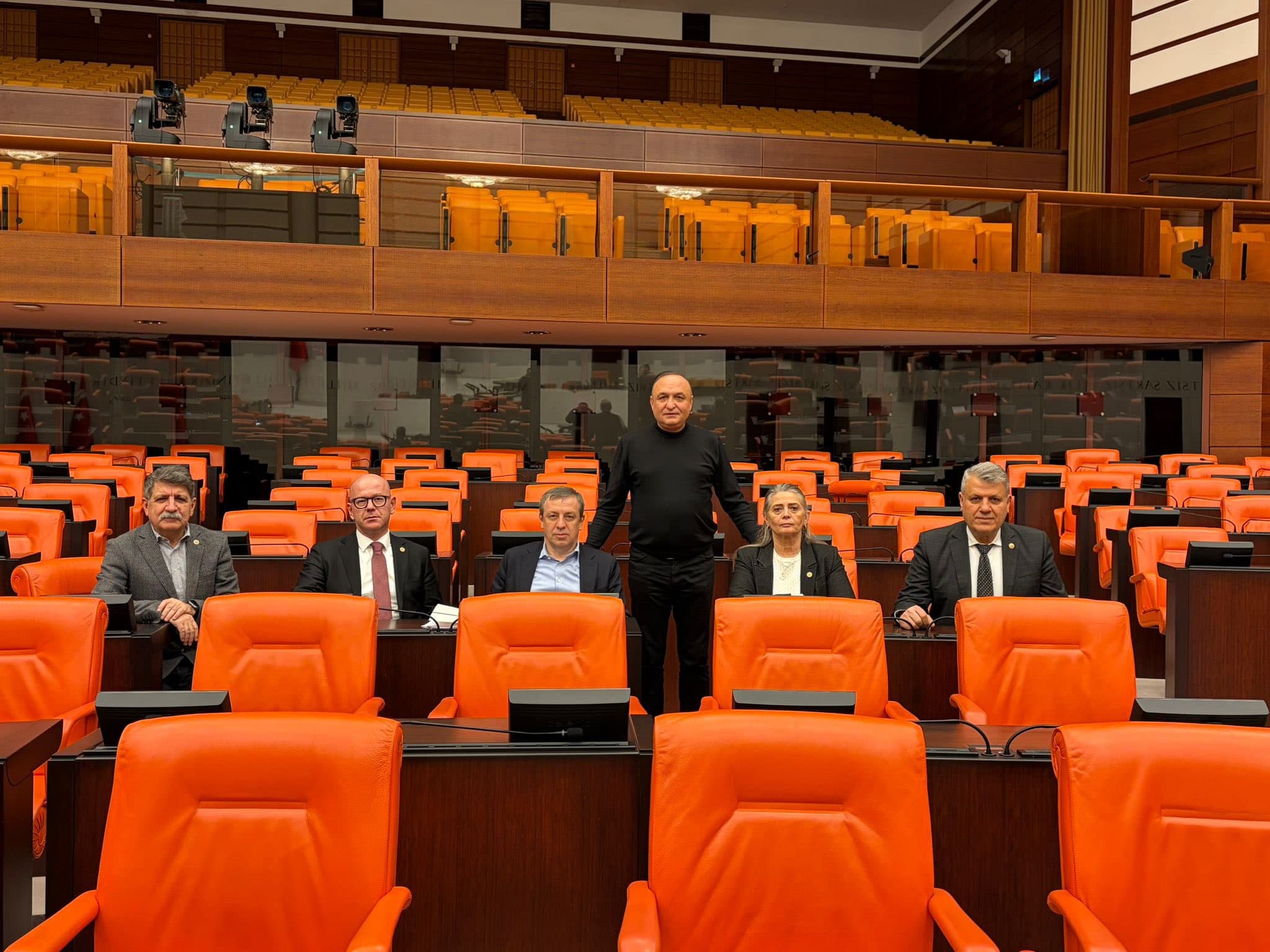 CHP'li Vekil Kanko'dan Emekliler İçin Nöbet!