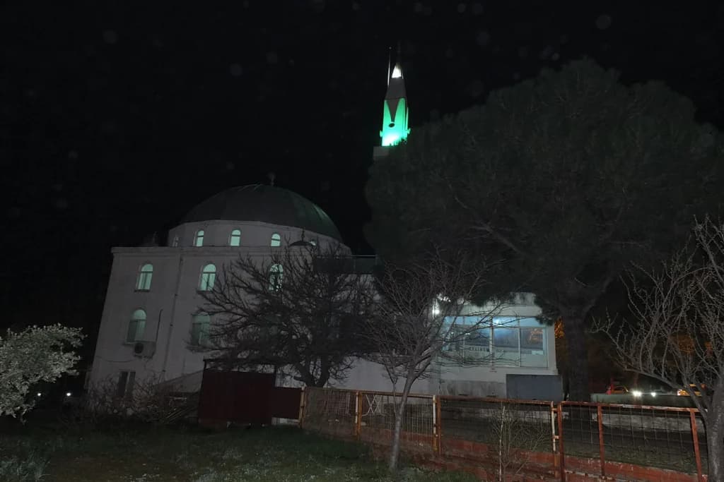 Burhaniye'de Ezan Şaşkınlığı: Vatandaşlar Erken Oruç Açtı