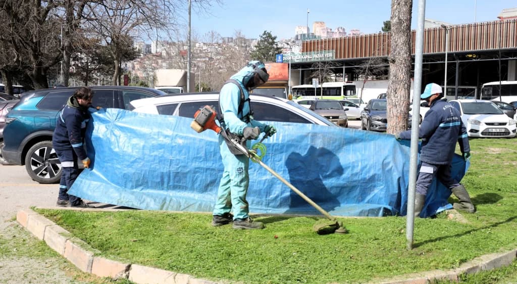 Büyükşehir'den Doğu Kışla Parkı'nda titiz bakım