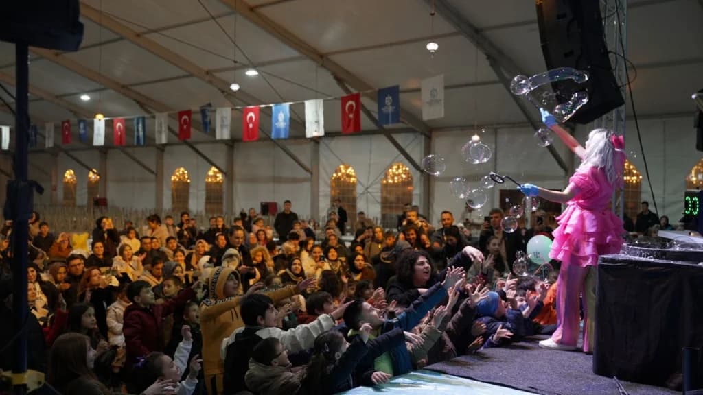 Kocaeli'de Ramazan coşkusu Büyükşehir Çadırı'nda yaşanıyor