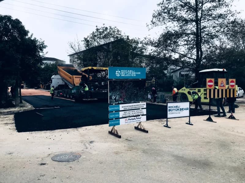 Gölcük Çiftlik Mahallesi'nde Yol Yenileme Çalışması!