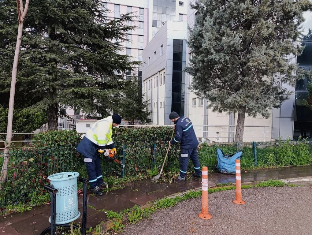 Kocaeli'deki hastane bahçeleri Büyükşehir'le güzelleşiyor