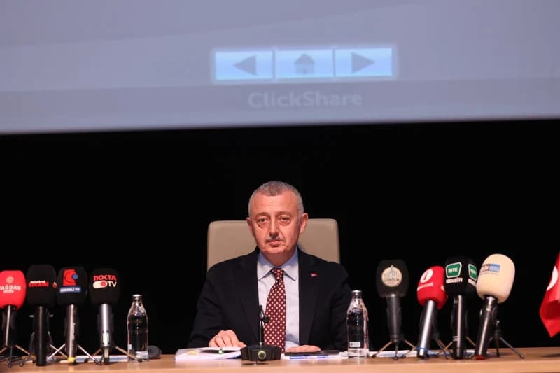 Büyükakın'dan İzmit Belediyesi'ne sert eleştiri!