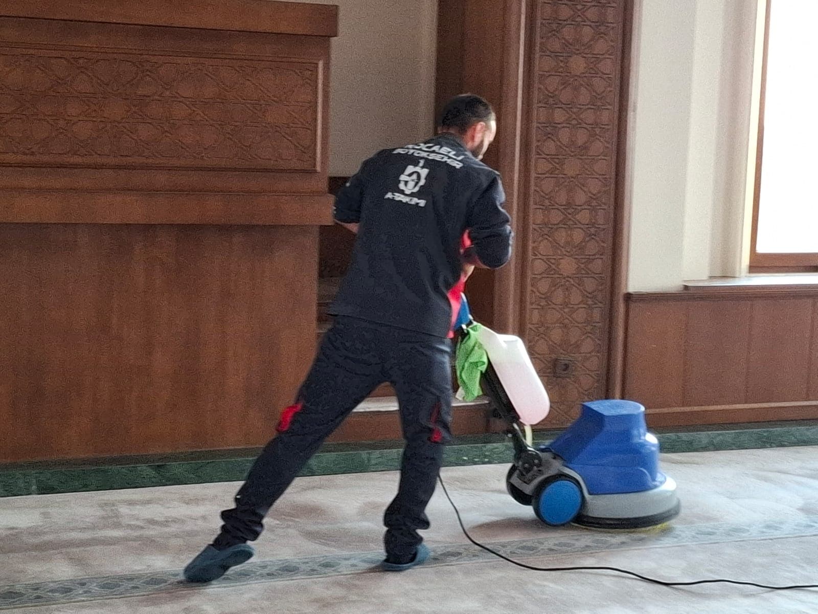 Çayırova'da camide detaylı temizlik yapıldı!