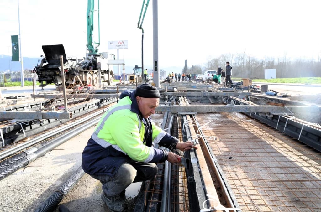 Kartepe Tramvay Hattı'nda Çalışmalar Hızla Devam Ediyor