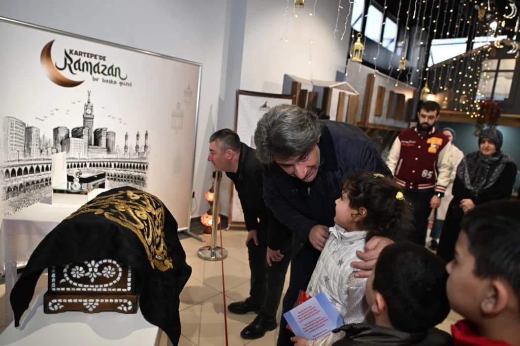 Kartepe'de Sakal-ı Şerif ve Kabe Örtüsü ziyaret edildi