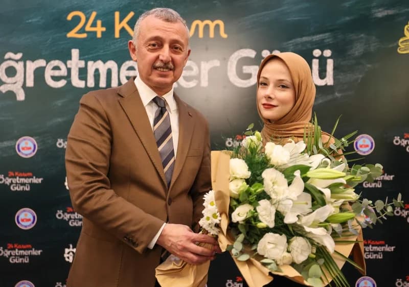 Başkan Büyükakın: "Ülkemizin geleceğini inşa ediyorsunuz!"