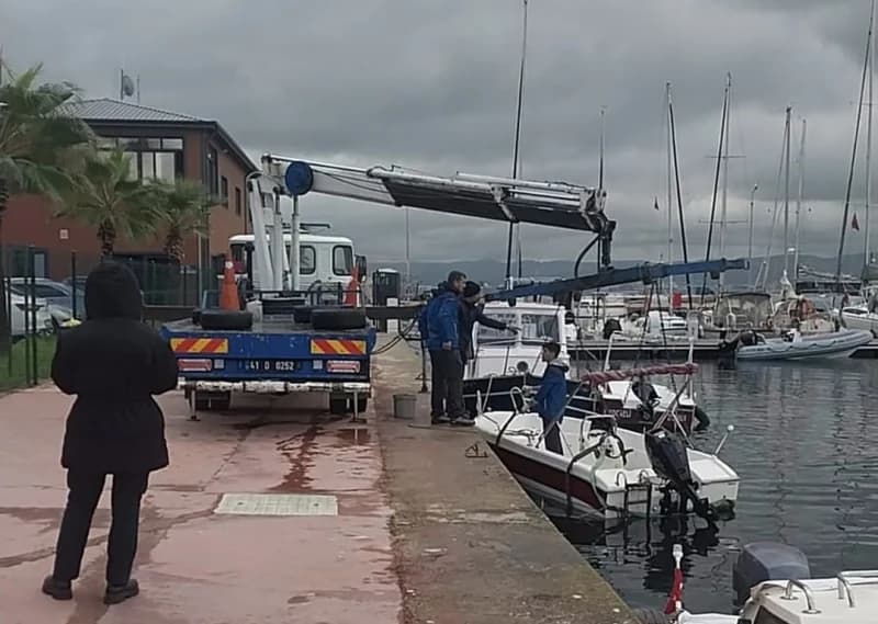 Darıca Marina'da Tekne Çekimi Gerginliği!