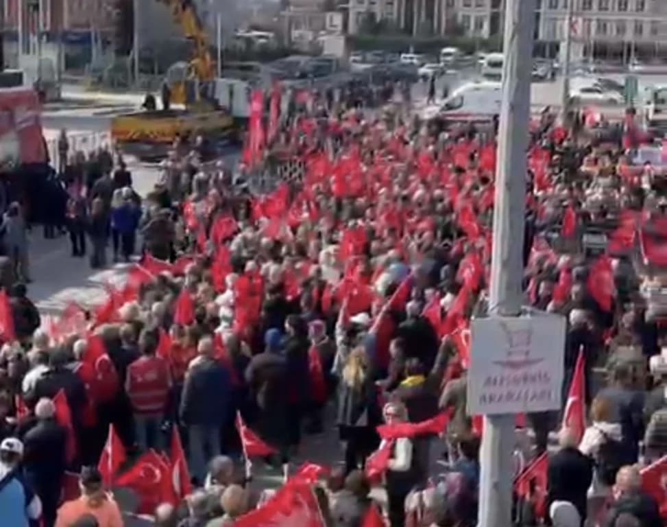 CHP İzmit mitingi için Real Otoparkı doldu taştı