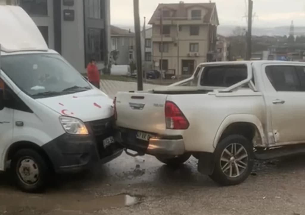Başiskele'de zincirleme kaza: Mahalleli isyan etti!