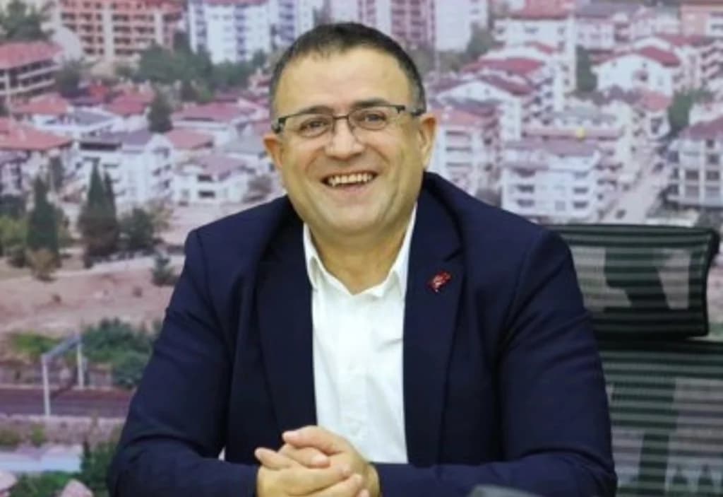 Derince Belediye Başkanı'ndan Tanju Özcan'a destek