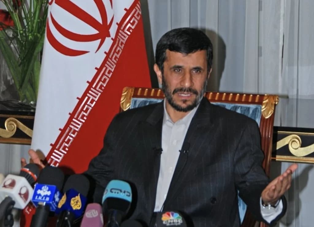 Eski Cumhurbaşkanı Ahmedinejad Saldırıda Hayatını Kaybetti