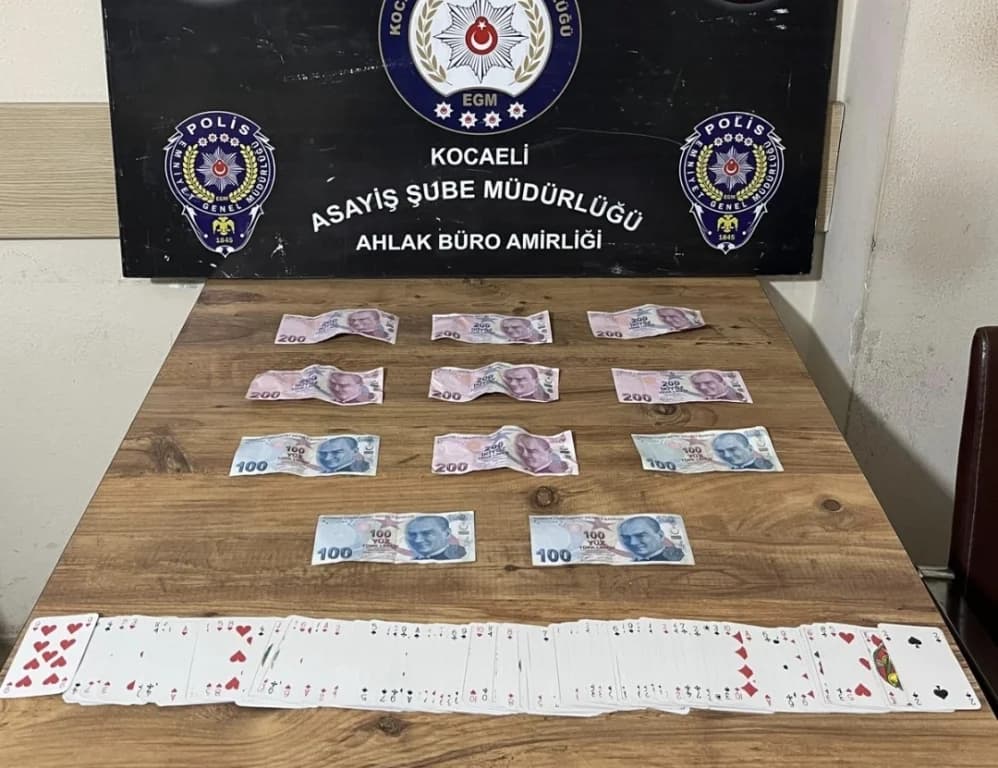 Darıca'da kahvehaneye kumar baskını: Cezalar kesildi!