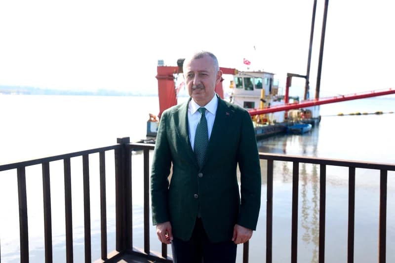 İzmit Körfezi'nde Yunuslar Dans Ediyor!