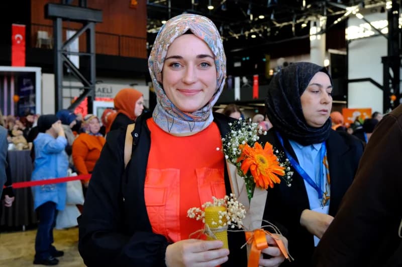 Kocaeli'de Turuncu Balonlarla Şiddete 'Dur' Mesajı!