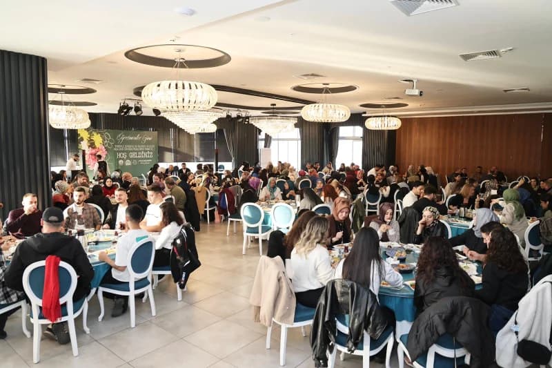 Gebze'de Başkan Büyükgöz Eğitimcilerle Kahvaltıda Buluştu!