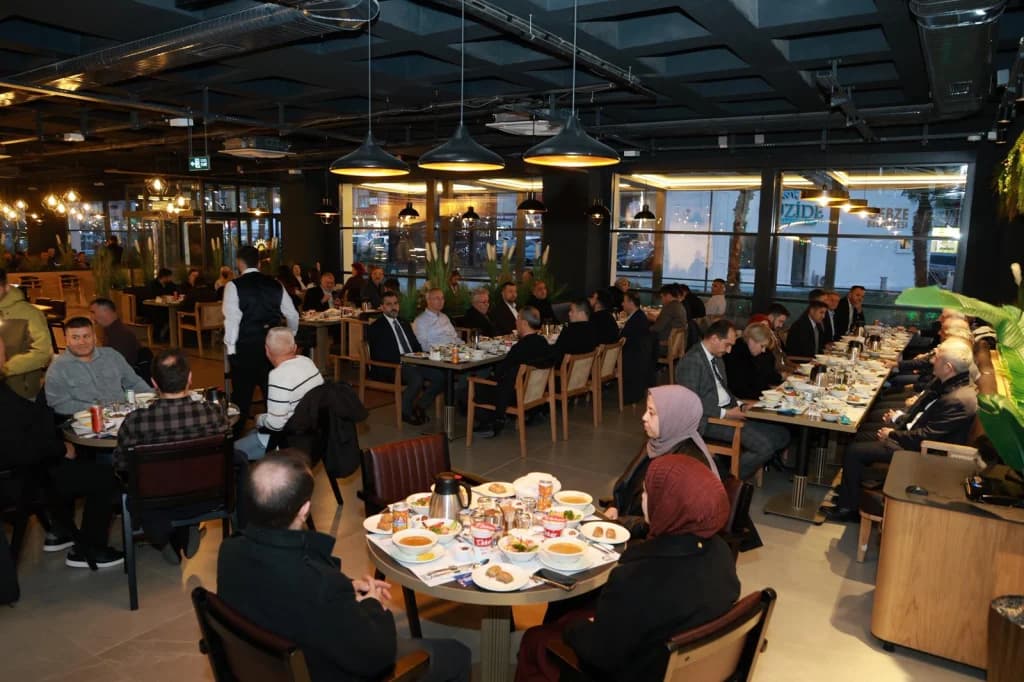 Gebze'de STK'lar iftar sofrasında buluştu