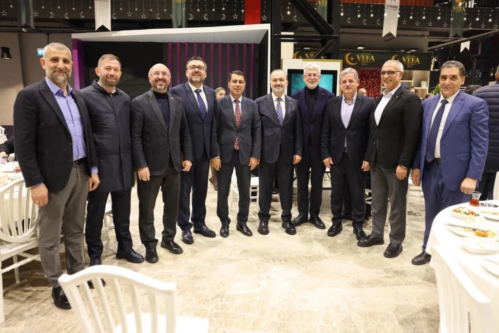 Kent Konseyi'nden vefa iftarı: Eski ve yeni isimler buluştu
