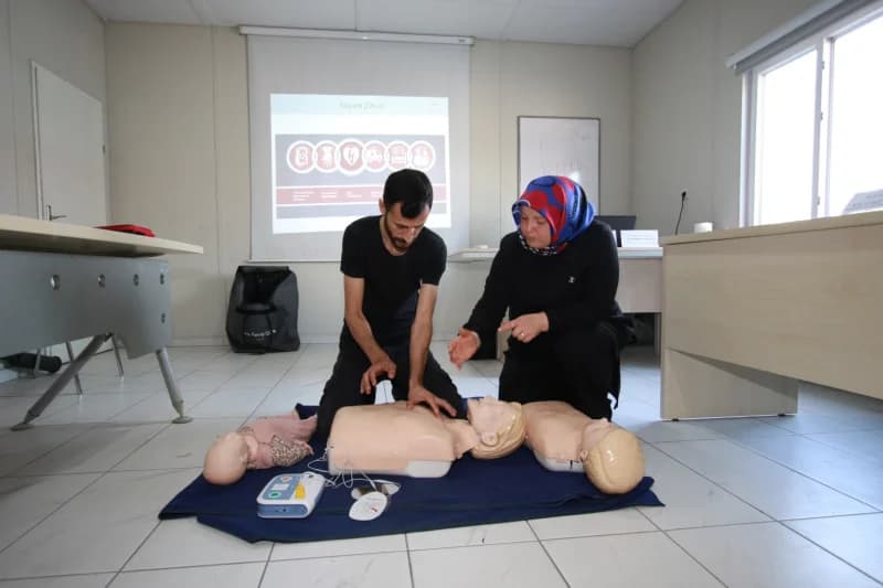 Kocaeli'de Yol ve Bakım Personeline Hayat Kurtaran Eğitim!