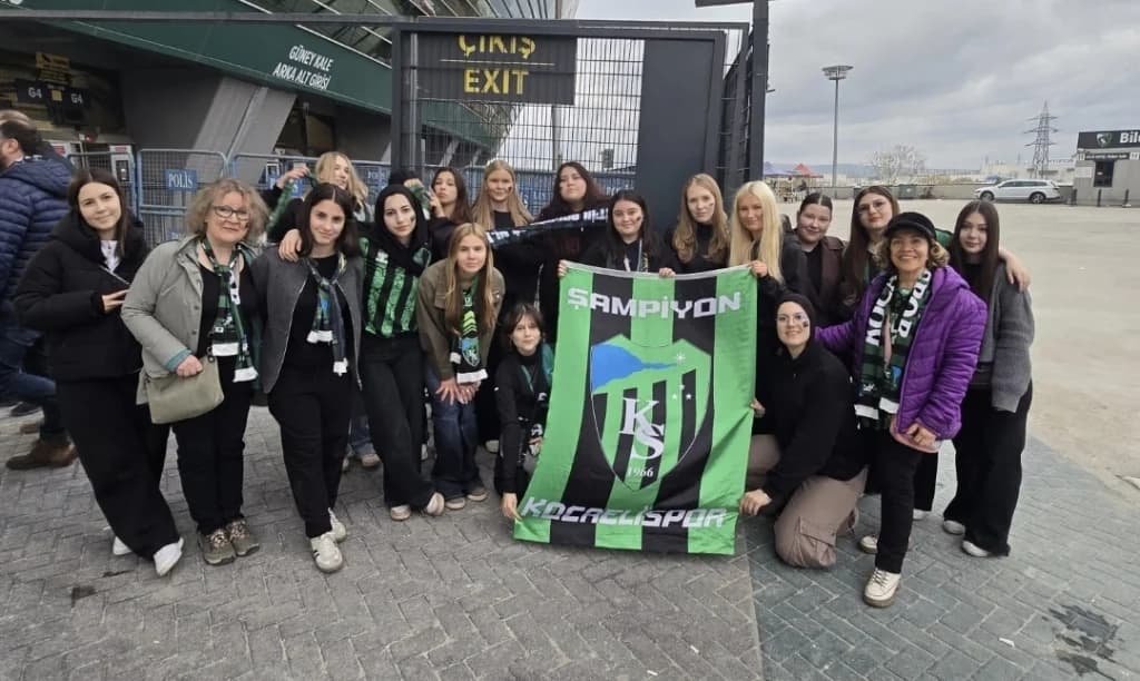 Avrupalı Öğrenciler Kocaelispor'a Hayran Kaldı