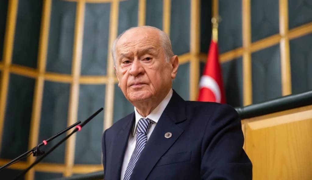 Bahçeli'den hava sahası ihlallerine sert tepki: Türkiye yol geçen hanı değil