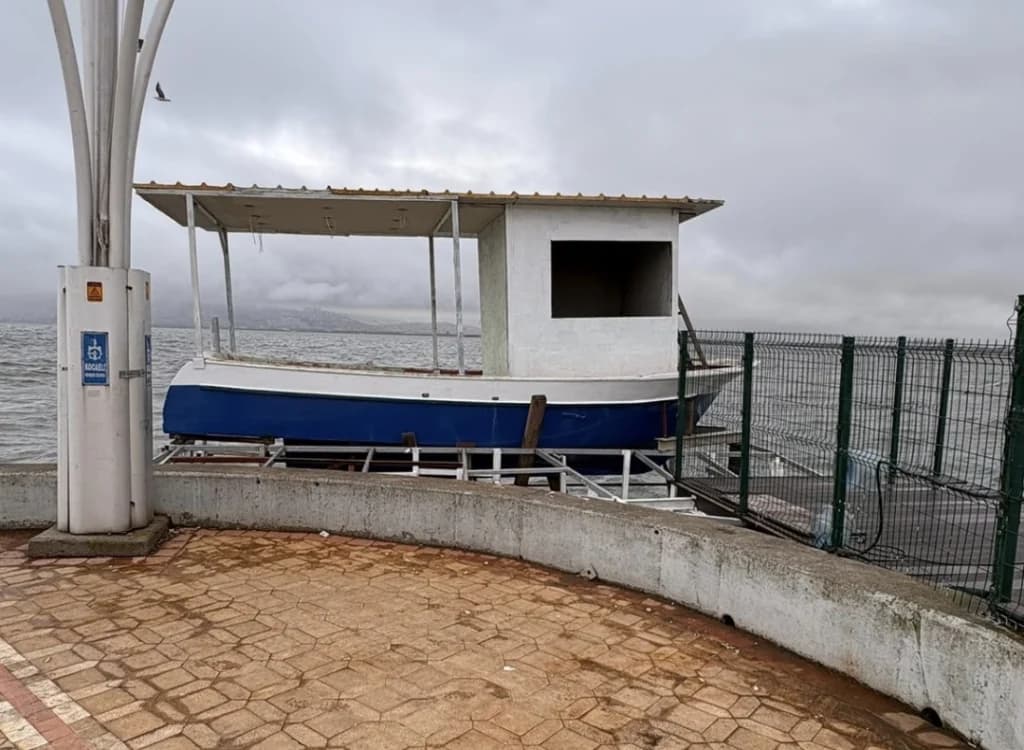 Başiskele sahilinde kaçak balık ekmek yapısı şaşkınlık yarattı