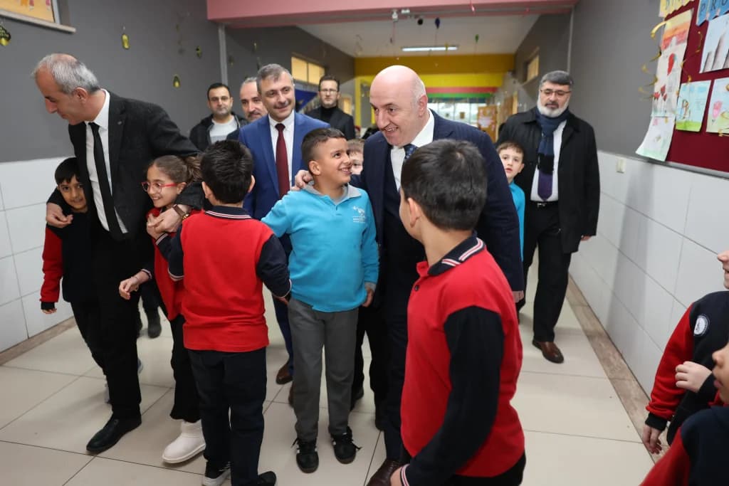 Başkan Bıyık'tan Darıca'da Öğrencilere Ziyaret