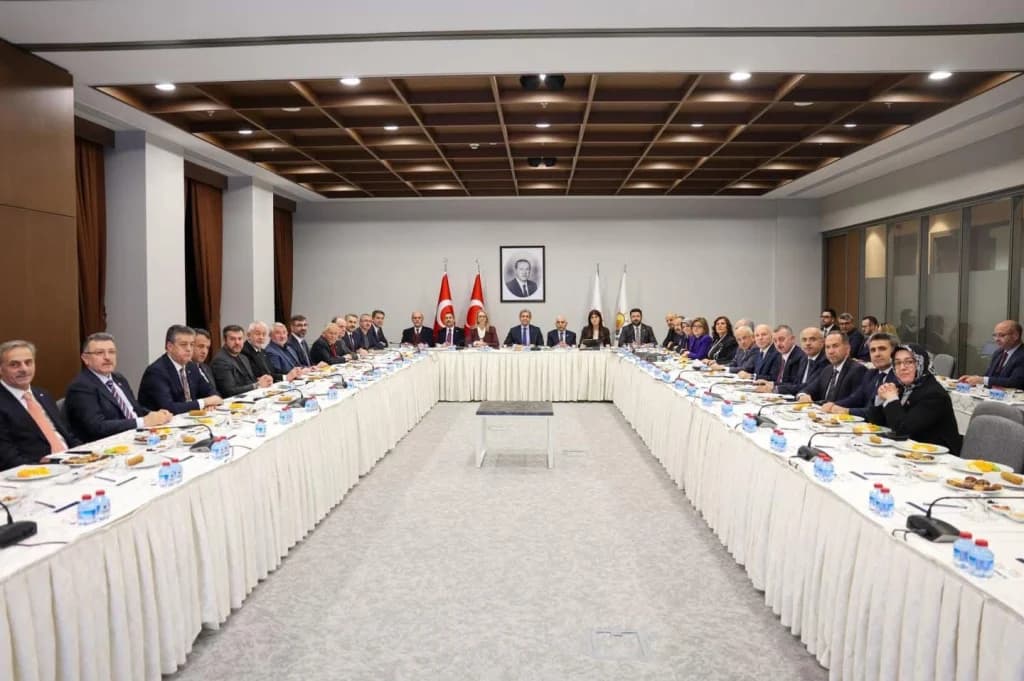 Başkan Büyükakın Ankara'da AK Parti toplantısına katıldı