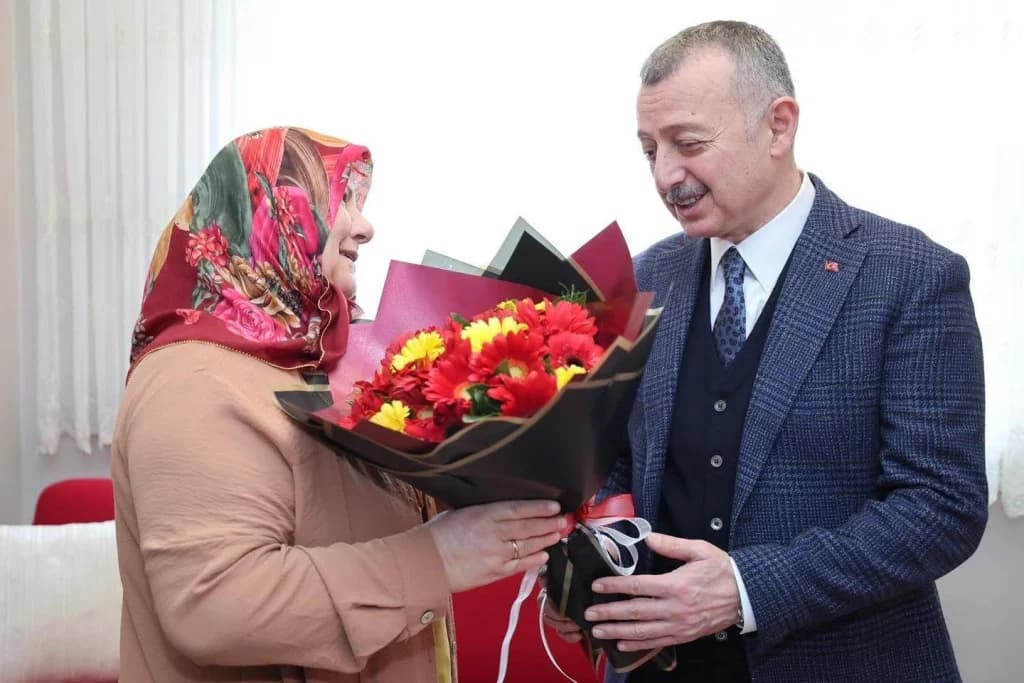 Başkan Büyükakın'dan şehit ailesine bayram ziyareti