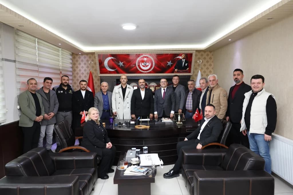 Başkan Gökçe'den esnaf ziyareti: Ortak akılla Derince daha güçlü