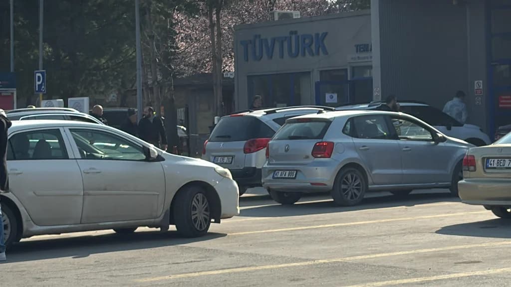 Bayram Öncesi TÜVTÜRK Köseköy'de Araç Muayene Yoğunluğu