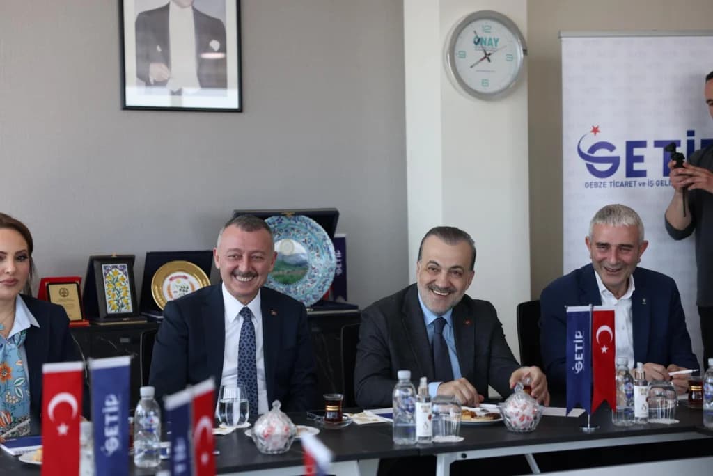 Büyükakın ve Talus, Gebze'de İş Dünyasıyla Buluştu