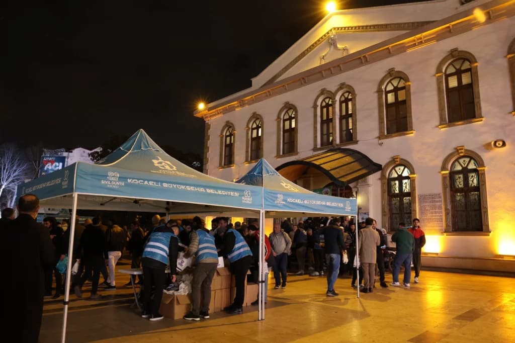 Büyükşehir'den Kadir Gecesi'nde kandil simidi ikramı
