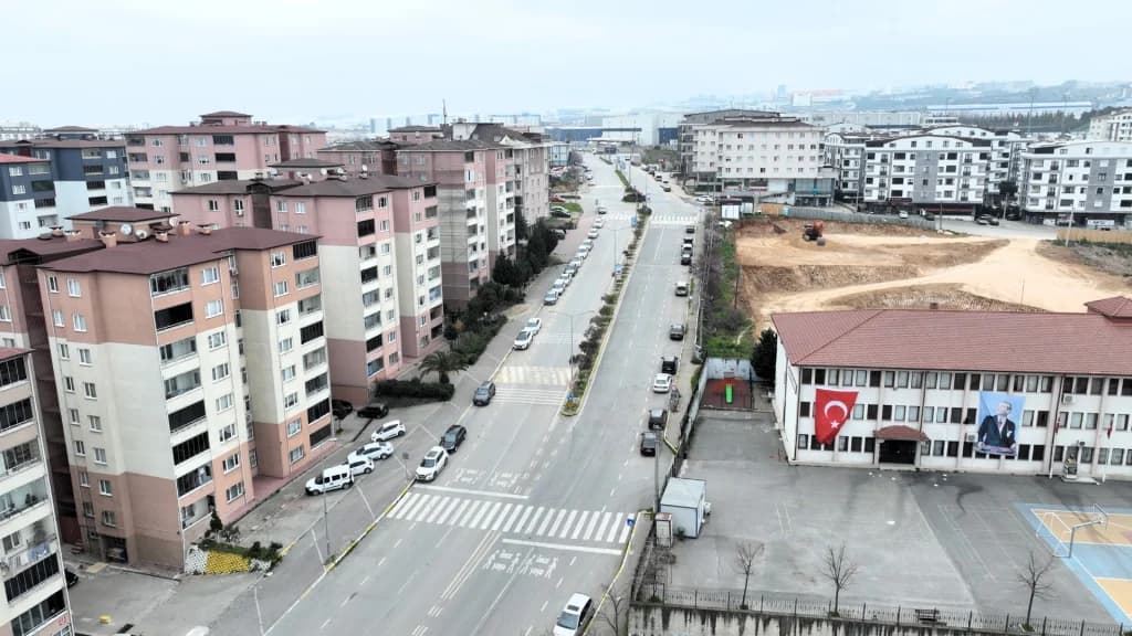 Çayırova'da bayram sonrası üstyapı atağı