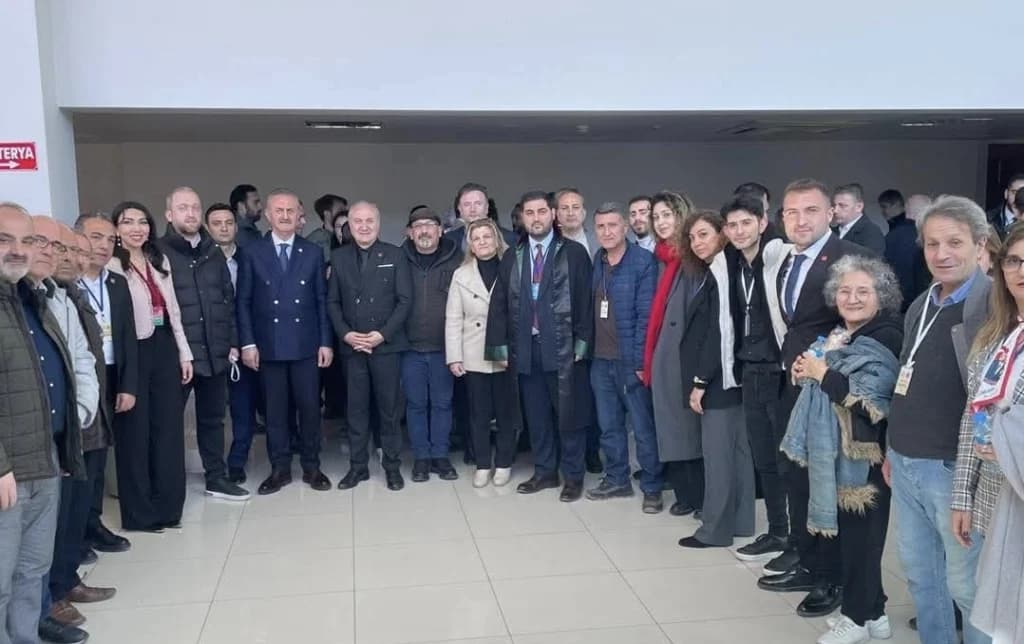 CHP Kocaeli'den İmamoğlu'na Silivri Adliyesi'nde destek