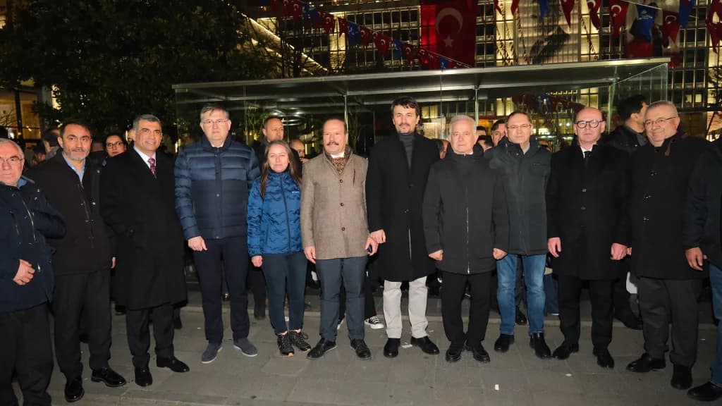 CHP Saraçhane'de buluştu: 'Millet İradesine Sahip Çıkıyor'