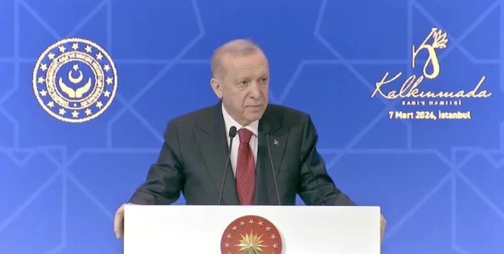 Cumhurbaşkanı Erdoğan'dan annelere ve babalara müjdeli haber
